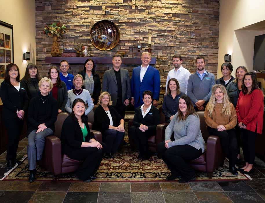 group photo of employees of Lakeview Bank